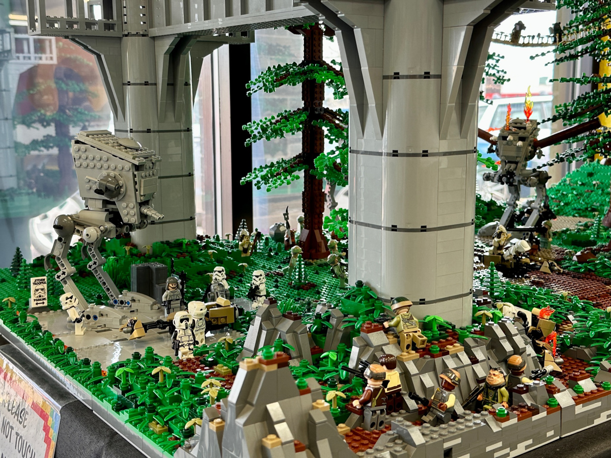 DISPLAY RECAP Battle at Endor! at Bricks & Minifigs Colorado Springs